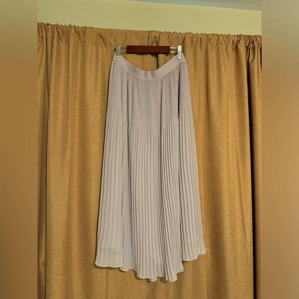 H&M lavender pleated skirt